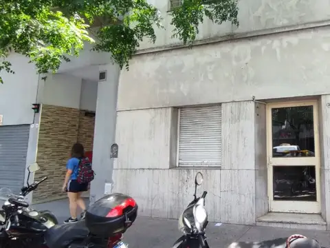 Av. Independencia 3800, Piso 1