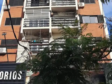 Venta ambiente frente a Est. Sarandí, Avellaneda