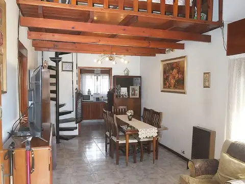 Depto Tipo Casa en Venta de 4 ambientes