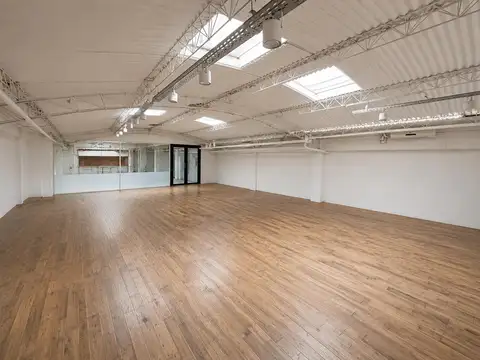 Oficina 5 ambientes con 3 baños