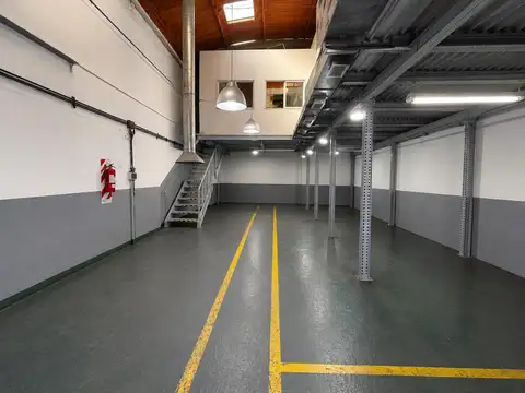 Oficina en Venta con 2 cocheras