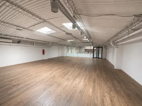 Oficina en Venta con 2 cocheras