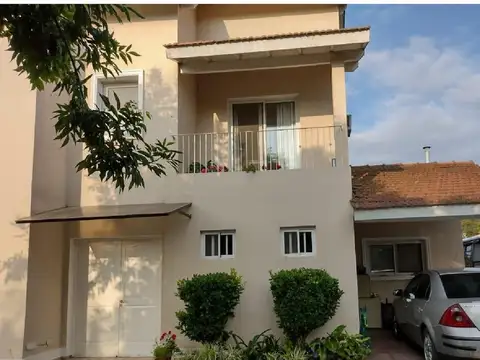 Casa En Venta En Los Sauces, Pilar