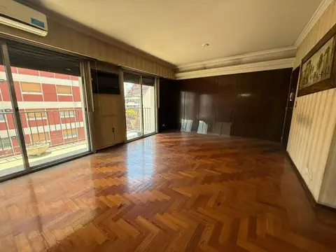 VENTA DEPTO 4 AMBIENTES CON COCHERA EN AVELLANEDA