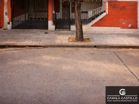 PH 3 AMBIENTES BARRIO NAON  CON TERRAZA PROPIA - A RECICLAR