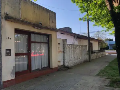 Propiedad ubicada en la esquina de Zenón Videla Dorna y Eva Perón