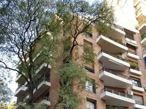 Estupendo piso con 3 suites, 2 cocheras y dependencias