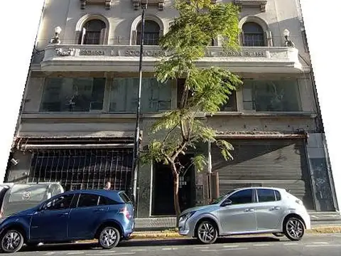 Oficina en Alquiler con 5 cocheras