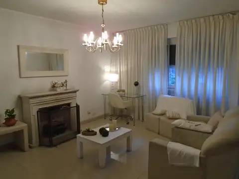 Casa en Venta en Olivos Quinta Presidencial, USD 370.000