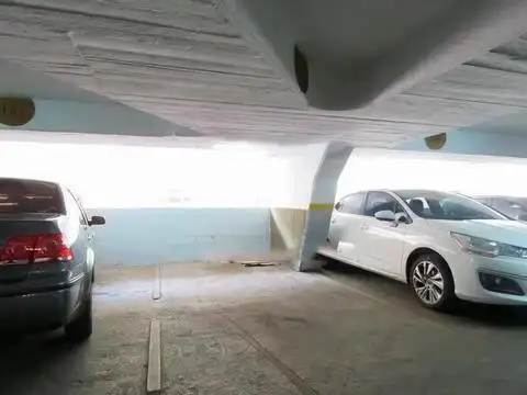 Peron esquina Castelli