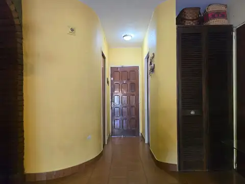 VENTA CASA RAMOS MEJIA 5AMB.JARDIN Y PILETA-PERMUT