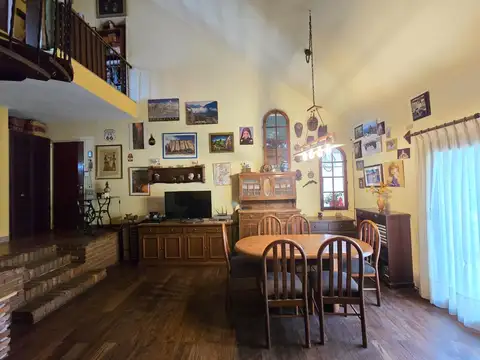VENTA CASA RAMOS MEJIA 5AMB.JARDIN Y PILETA-PERMUT