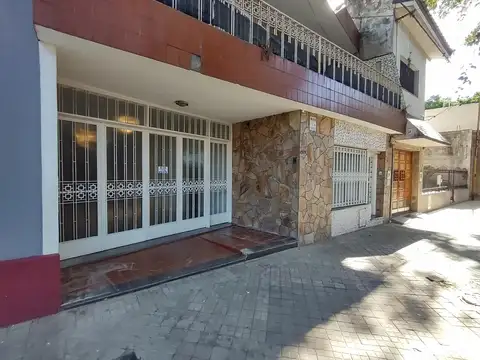 ALQUILER Casa 3 Dormitorios con Patio y Garage