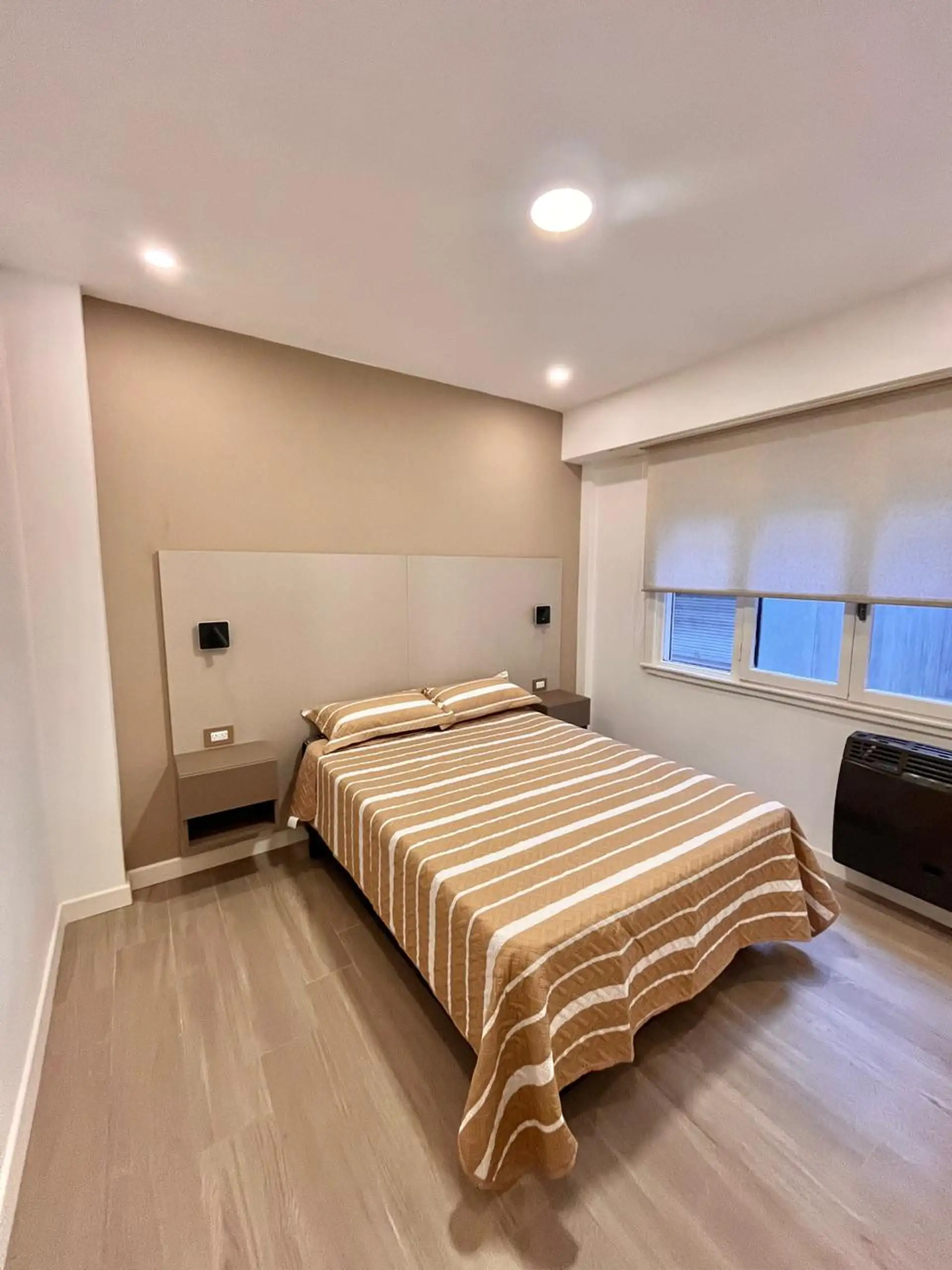 VENTA 2 AMB. CON DEPENDENCIA MORENO 2300