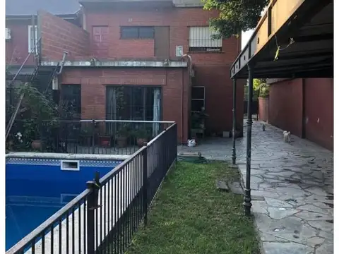 Casa 5 ambientes con 4 baños