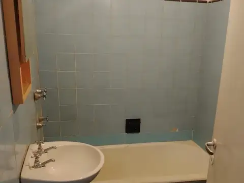 Casa 2 ambientes con 1 baño