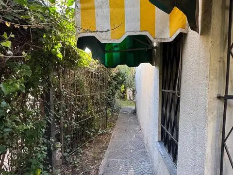 Casa 2 ambientes con 1 baño