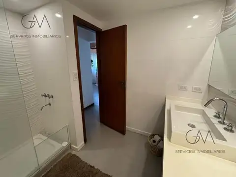 Casa 4 ambientes con 4 baños