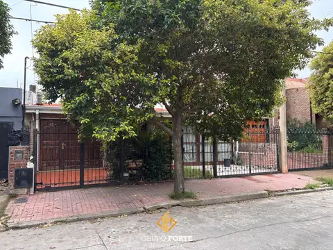 Domingo Funes 1700