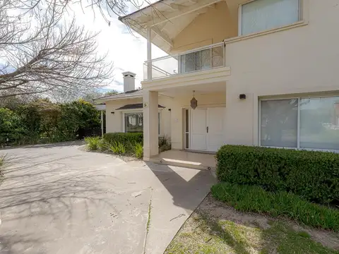 Casa en Alquiler de 4 dormitorios
