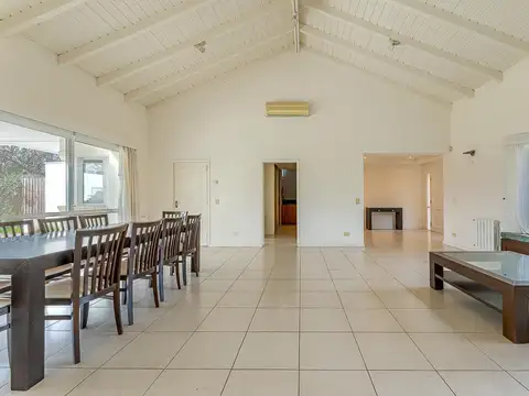Casa en Alquiler al Oeste