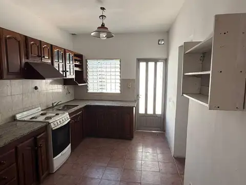 Depto Tipo Casa en Alquiler con 1 cocheras