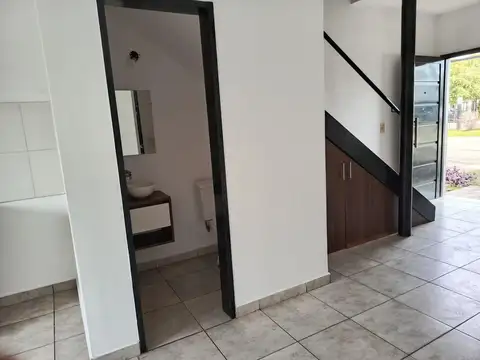 Casa 3 ambientes con 2 baños