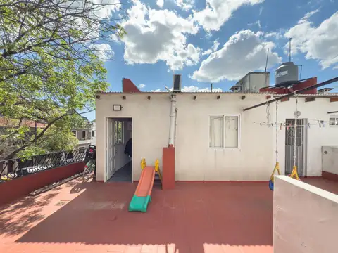 Depto Tipo Casa 5 ambientes con 2 baños