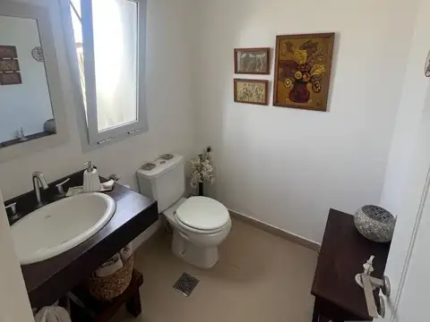 Casa en Venta con 4 cocheras