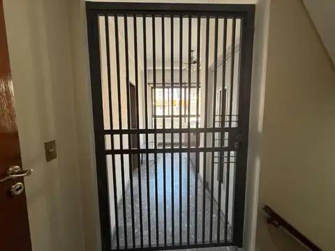 Avenida Hipólito Yrigoyen 3900