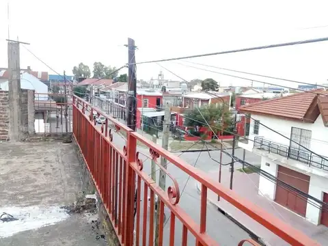 Venta casa 5 ambientes con 2 locales, escucho ofertas!