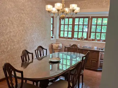 Casa 7 ambientes con 3 baños