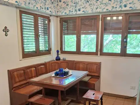 Casa en Alquiler con 1 cochera