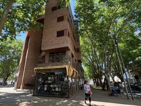 Piso en Alquiler en La Plata [Cod: 161-1699]