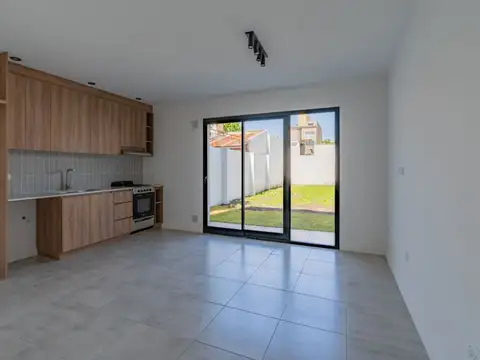 venta de departamento 2 ambientes con parque y patio