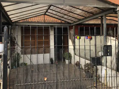 Depto Tipo Casa en Venta de 2 ambientes