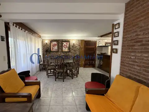 Depto Tipo Casa 4 ambientes con 2 baños