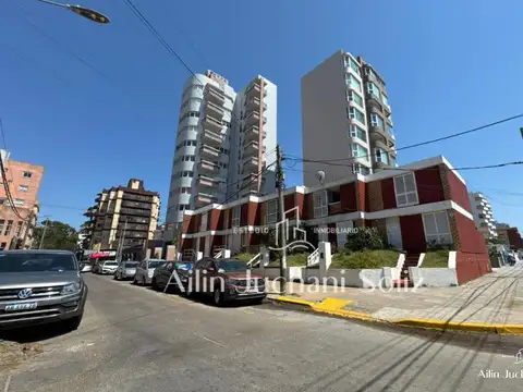 Amplio Dúplex con todos los servicios cerca del Mar