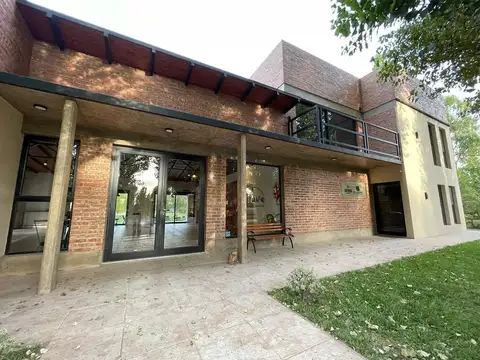 VENTA Salón de eventos con fondo de comercio, General Roca