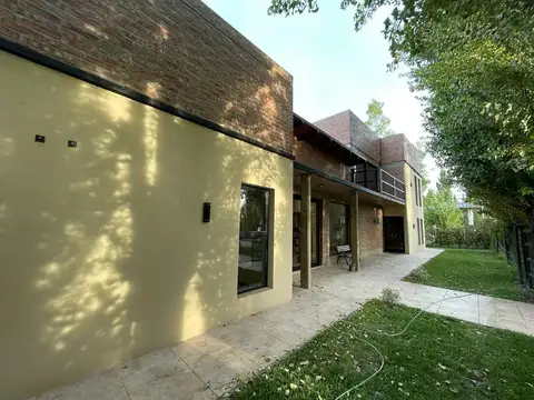 Local en Venta en General Roca, USD 600.000