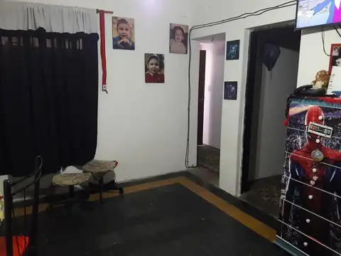 Casa 3 ambientes con 1 baño