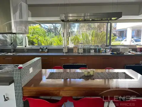Casa 4 ambientes con pileta en venta - Abril Club De Campo