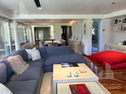 Casa en Venta en Abril Club De Campo, USD 1.400.000