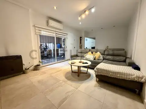 ALQUILER PH CASTELAR