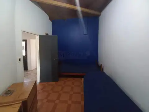 Venta Casa Lote Propio 8,66m x 24,71m, con Local, Patio, Bal