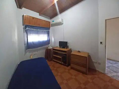 Venta Casa Lote Propio 8,66m x 24,71m, con Local, Patio, Bal