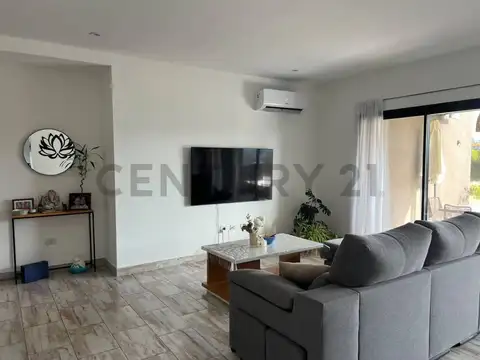 Casa 5 ambientes con 4 baños