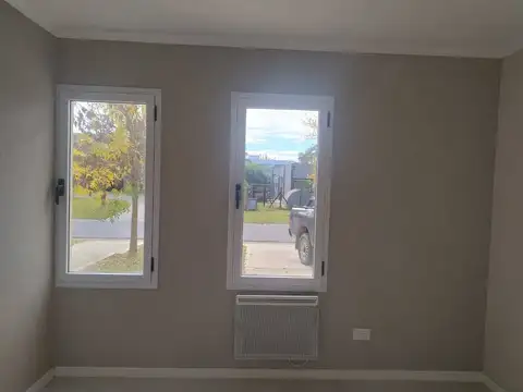Casa 6 ambientes con 2 baños