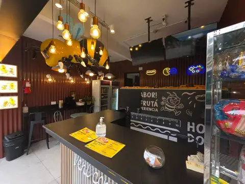 Avenida Luis María Campos 800