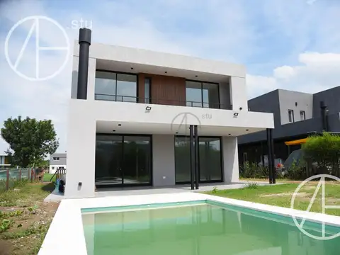 Casa en venta  5 ambientes barrio Araucarias Puertos Escobar